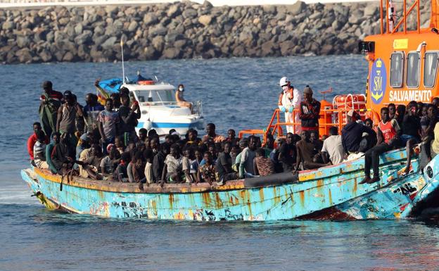 Ocho inmigrantes mueren en una patera que llevaba una semana a la deriva al sur de Gran Canaria