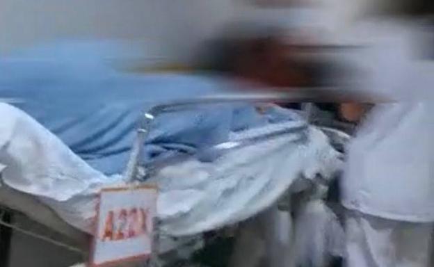 Un vídeo muestra el colapso de pacientes en los pasillos del Insular