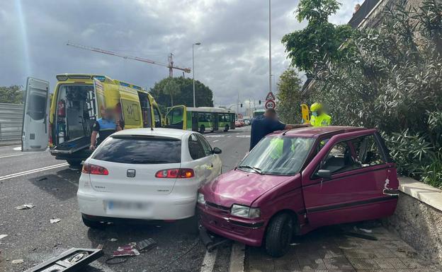 Herida una mujer tras una colisión entre varios coches en Santa Cruz de Tenerife