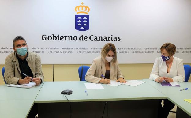 Canarias elabora una hoja de ruta 'seria y rigurosa' para abordar la realidad inmigratoria
