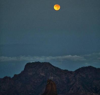 Así se vio el eclipse parcial de Luna en Gran Canaria