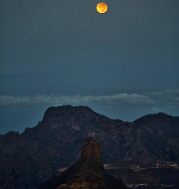 Así se vio el eclipse parcial de Luna en Gran Canaria