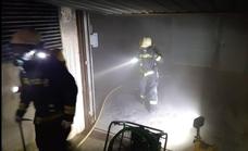 Sufre una intoxicación tras un incendio en un garaje en Canarias