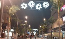 La Avenida de Canarias, de las primeras de la isla en encender la iluminación navideña