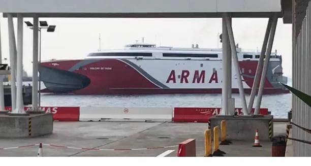 Armas presenta su quinto catamarán de alta velocidad, el 'Volcán de Taidía'