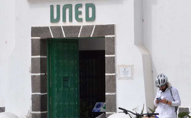 Más alumnos en la UNED que en el curso precedente