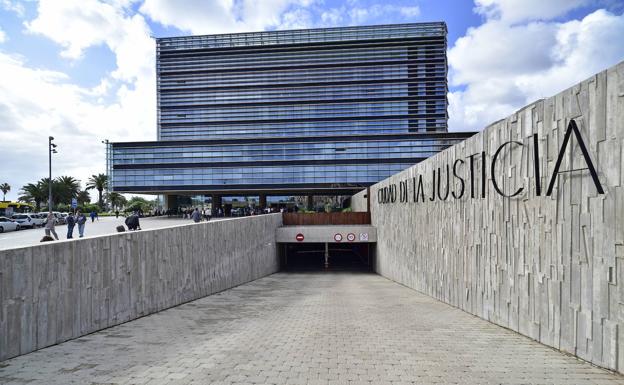 Condenado por difundir mensajes de odio como «canarios seremos y a los godos por culo le daremos»