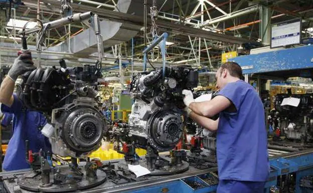 La falta de componentes se ceba con las fábricas de automoción en España