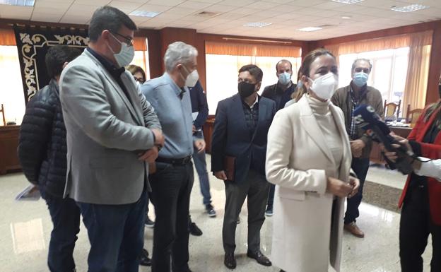 El Cabildo lidera el frente común contra las jaulas marinas entre Tías y Arrecife