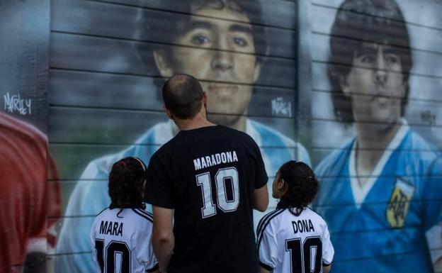 Maradona vive en el alma del planeta fútbol