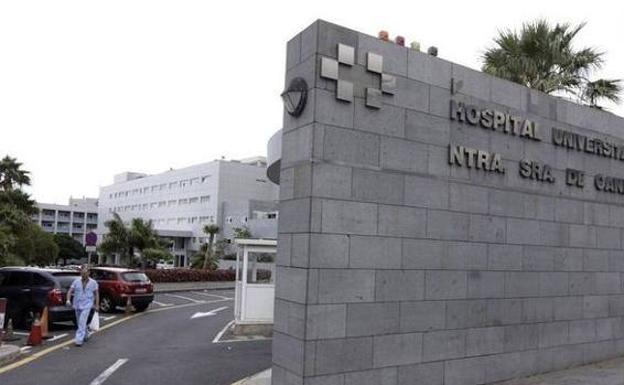 En estado grave tras el incendio de su casa en Adeje