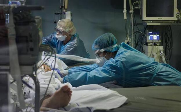 323 nuevos casos de covid en las islas y un fallecido en las últimas 24 horas