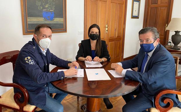 La Fundación «la Caixa», CaixaBank y Cabildo de La Palma promueven ayudas de estudios para las familias afectadas por la erupción