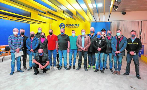 Los guagüeros ratifican el acuerdo de las 35 horas y se desconvoca la huelga de diciembre