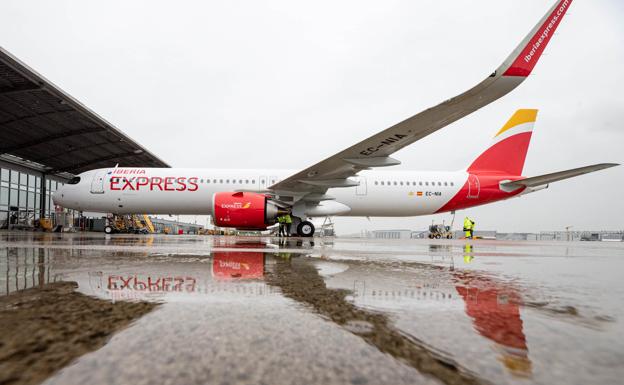 Iberia Express incrementa su capacidad de vuelos a Canarias