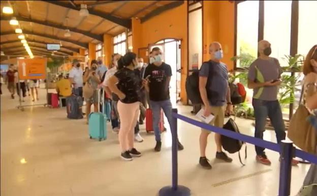 El Gobierno de Canarias creará bonos turísticos para visitar La Palma en 2022