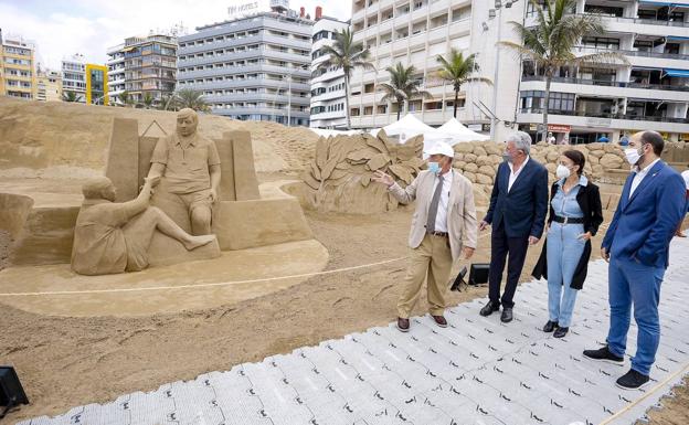 El belén de arena se solidariza con La Palma