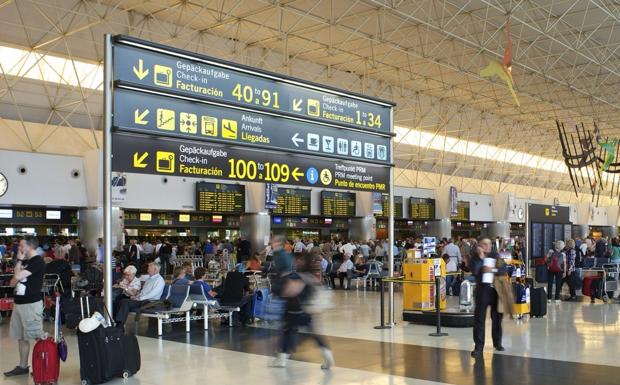 El Aeropuerto de Gran Canaria, el tercero que más tráfico tendrá en el puente