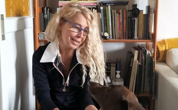 Martina Villar rinde tributo en su libro al artista Pepe Dámaso