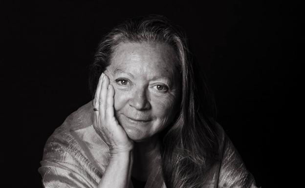 La escritora palmera Elsa López publica el volumen de relatos 'Ella quiere ser sorda'