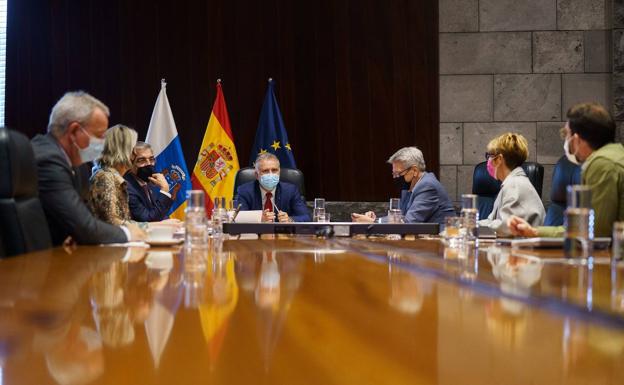El alza reiterado de los contagios aboca a Gran Canaria y Tenerife a subir al nivel 2