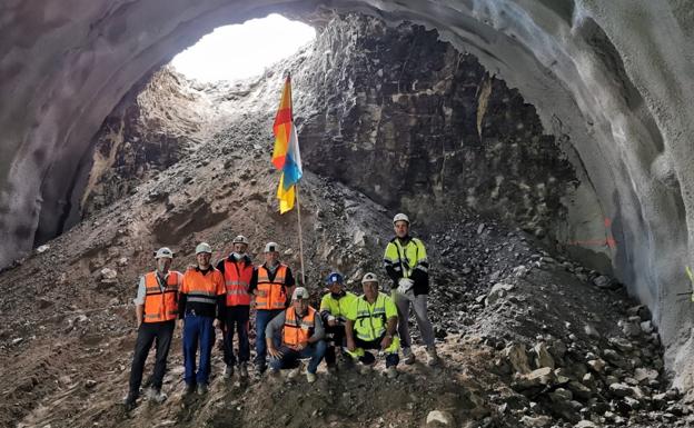 Calado el tercer túnel de los 8 que lleva la nueva carretera de El Risco a Agaete