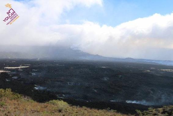 La lava de Cumbre Vieja está a 180 metros de la nueva carretera de Puerto Naos