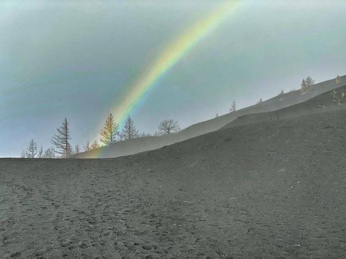 Vídeo: Impresionante imagen del cono del volcán de La Palma