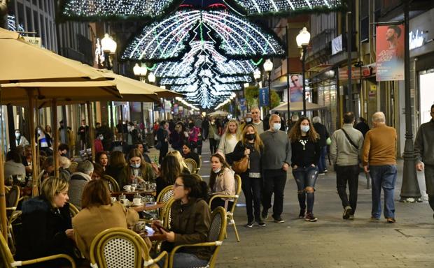 Gran Canaria y Tenerife entran el lunes en el nivel 2 y los casos vuelven a superar los 500