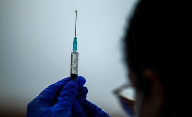 Investigan a un neozelandés que se vacunó diez veces en el mismo día