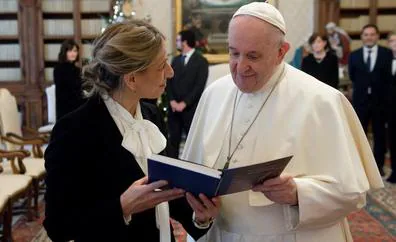 Díaz lleva la reforma laboral al Vaticano en su audiencia con el Papa