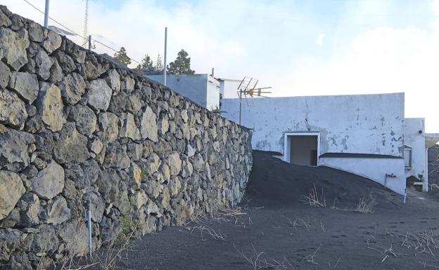 Abierto los accesos a la zona de la erupción volcánica