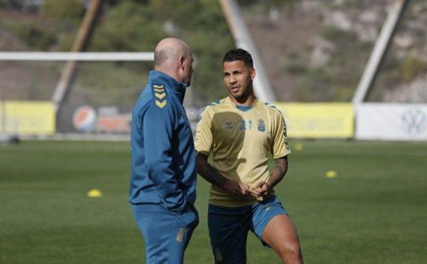 Jonathan Viera, Ale Díez, Sadiku y Álvaro Valles dan negativo en Covid-19