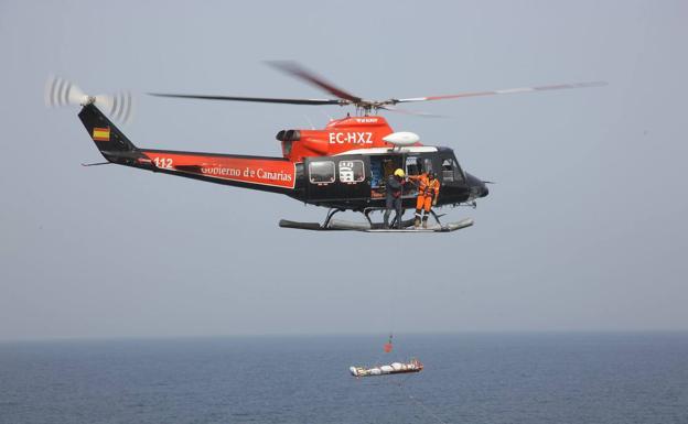 Rescatada crítica tras caer al mar en Garachico