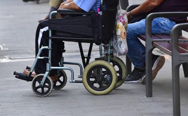 Canarias apuesta por un nuevo modelo de cuidados «feminista» con 218 millones