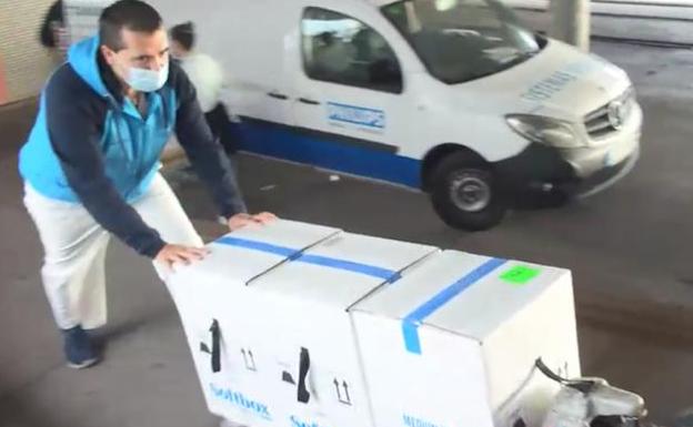 Canarias recibe las primeras 54.000 dosis de vacunas infantiles