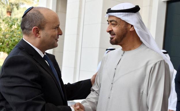 Naftali Bennet y Mohamed bin Zayed, este lunes en Emiratos Árabes.