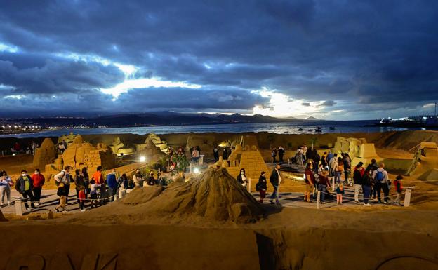 El belén de arena llega a medio millón de usuarios en redes sociales