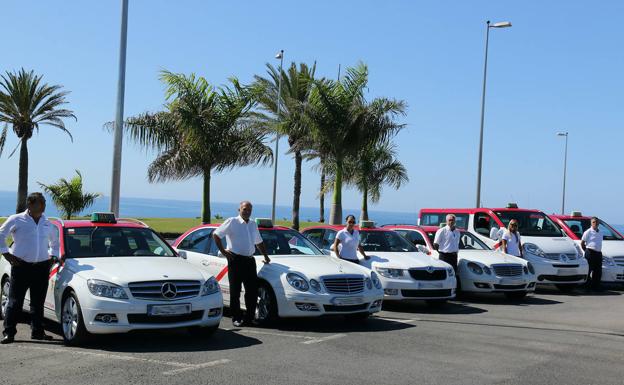 Taxistas de San Agustín donan la cuota de diciembre a los afectados por el volcán de La Palma