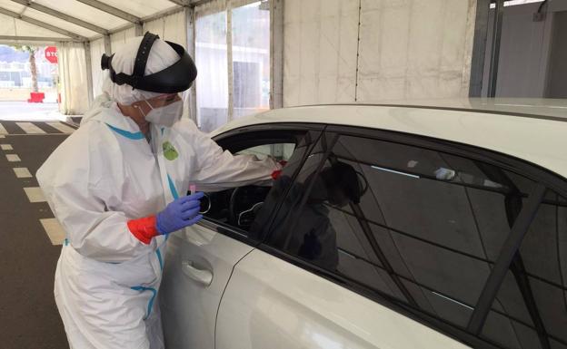 Tenerife acapara el 66% de los contagios en una jornada de récord