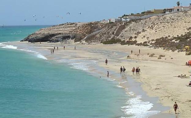 Localizan el cuerpo de un nadador desaparecido en Pájara