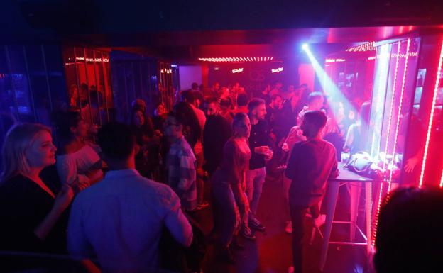 La justicia rechaza el certificado covid en Andalucía para bares y ocio nocturno