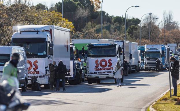 Los transportistas desconvocan los paros gracias a un acuerdo 'in extremis'