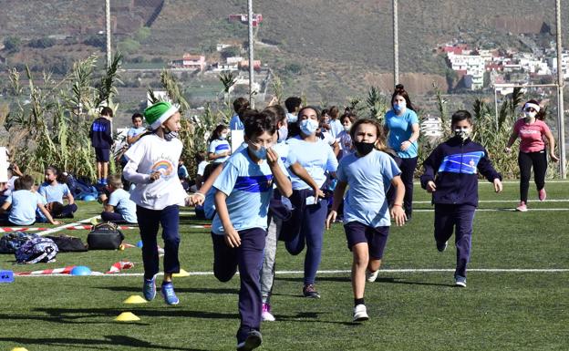 Carrera solidaria por La Palma en Lomo Magullo