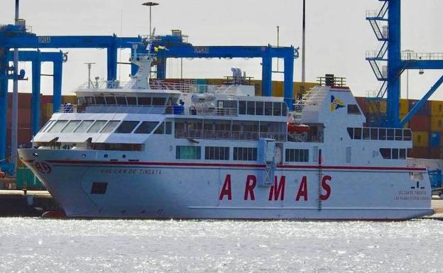 Naviera Armas Trasmediterránea operará desde el miércoles en el nuevo puerto de Playa Blanca