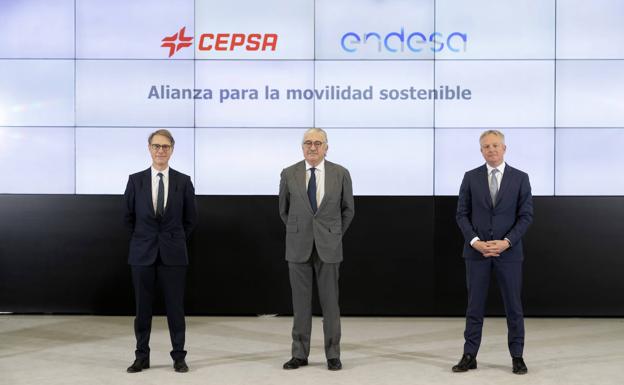 Cepsa y Endesa sellan la primera gran alianza para acelerar la movilidad eléctrica en España y Portugal