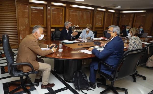 Imagen de archivo de una reunión del Consejo de Gobierno de Canarias. /c7