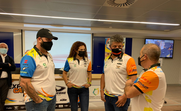 Pedro Peñate y Rosa Romero, a por todas en el Dakar 2022