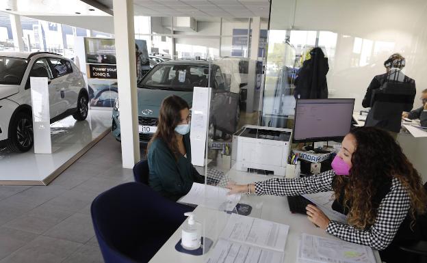 El Banco de España alerta de falta de transparencia en la financiación de automóviles
