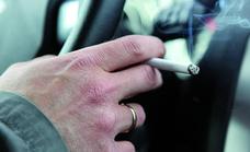 ¿Vas a dejar de fumar en 2022? Te contamos cómo eliminar el olor a tabaco del coche